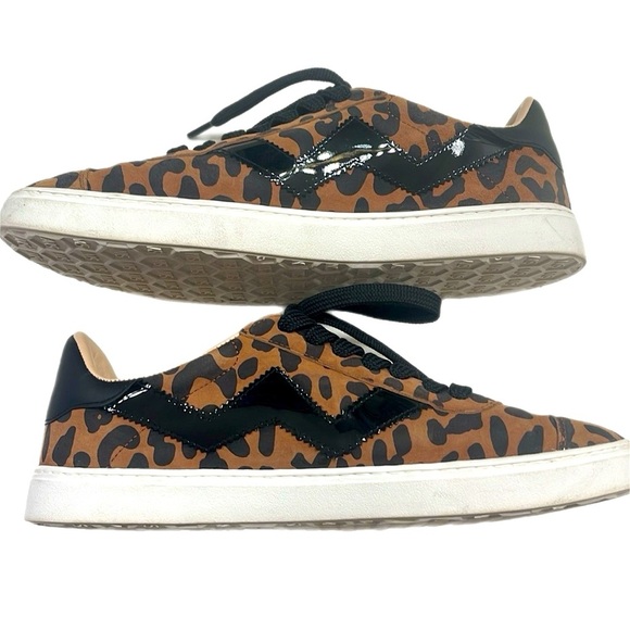 Stuart Weitzman Like New Daryl Sneaker in Leopard Print Size 6.6 - Picture 3 of 8